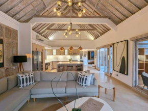 Poolside Paradise. Tropical Home by the rice field